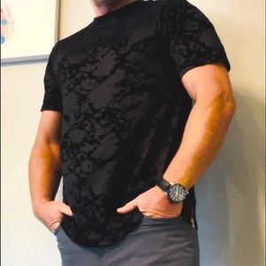 Designer Nova tee size Medium